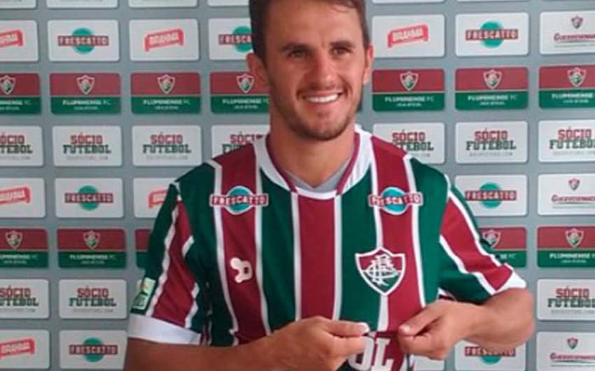 Lucas foi apresentado como novo reforço do Fluminense