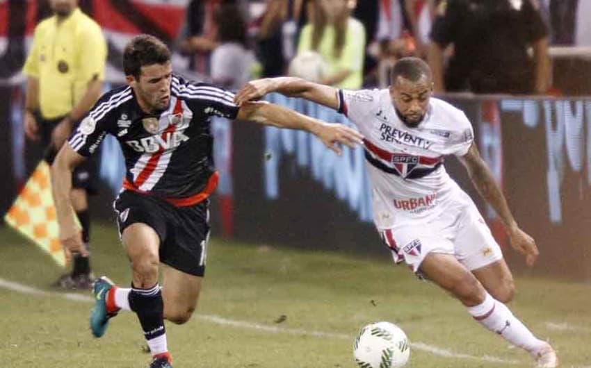 Wesley em ação contra o River Plate no primeiro jogo do ano