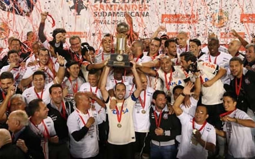 Recopa 2013: Corinthians campeão - vitórias por 2 a 1 e 2 a 0