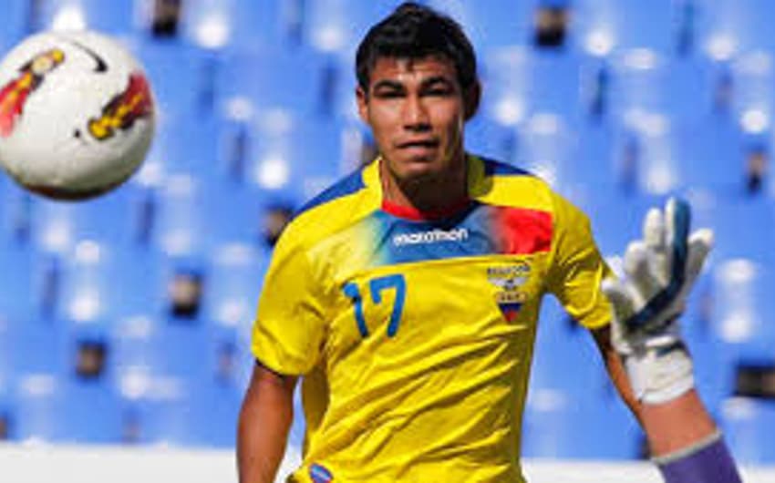 Sornoza seria convocado por Gustavo Quinteros para os próximos jogos da seleção equatoriana,mas ficará fora por lesão