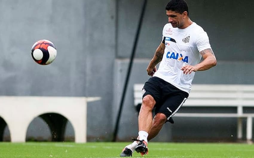 Renato renovou com o Santos