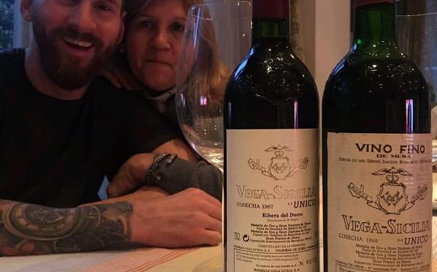 Messi bebe vinho de R$11mil