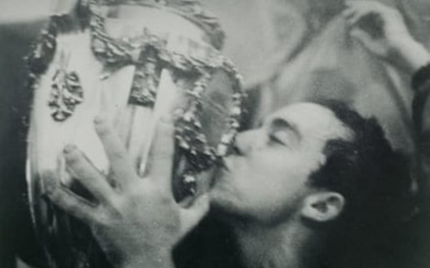 Campeonato Brasileiro: a primeira conquista aconteceu em 1966, ainda com o nome de Taça Brasil. O título veio depois de vitória sobre o Santos.
