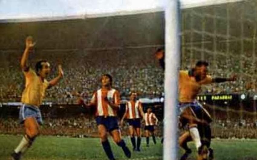 Tostão - Brasil 1x0 Paraguai - Eliminatórias de 1969 (Foto: Reprodução)
