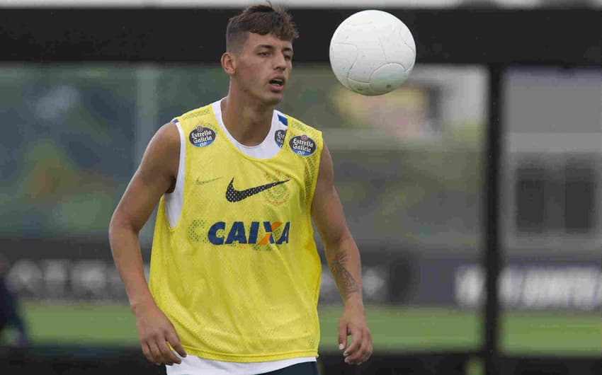 Marciel renovará contrato com o Corinthians por quatro temporadas
