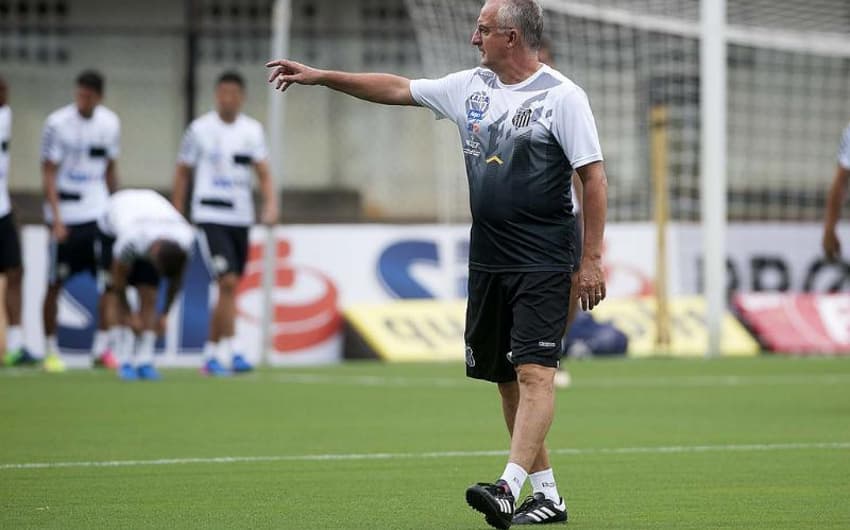 Dorival Júnior em treino do Santos na Vila