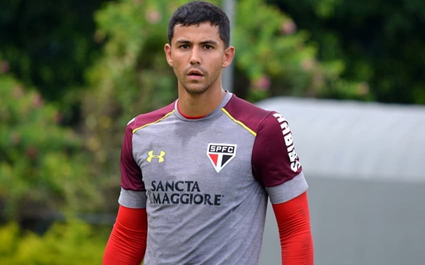 Renan Ribeiro voltou a treinar com o grupo na última segunda-feira