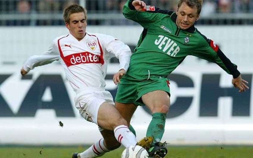 Mesmo promessa do time B do Bayern, Philipp Lahm foi emprestado ao Stuttgart, onde onde jogou até 2005
