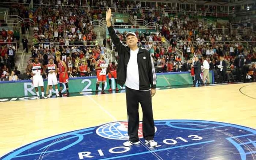 Ex-jogador foi homenageado no NBA Global Games Rio 2013