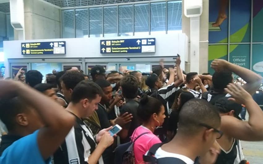 Desembarque do Botafogo no Aeroporto do Galeão