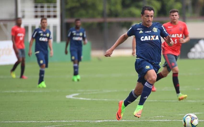 Damião em treino do Flamengo (Gilvan de Souza / Flamengo)