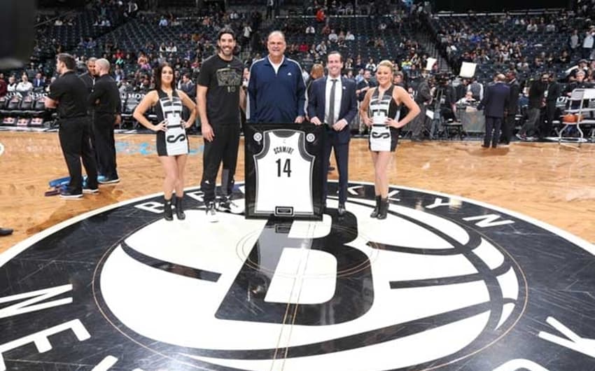 Oscar Schmidt foi homenageado pelo Brooklyn Nets no início da semana