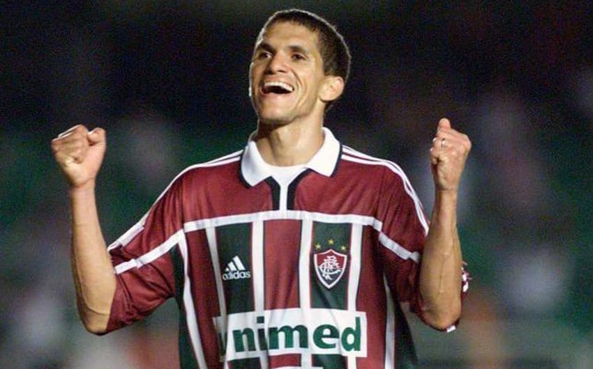 Em 2002, Fluminense perdeu de 2 a 1 para o Sampaio Correia, mas goleou por 5 a 1 na volta com dois de Magno Alves