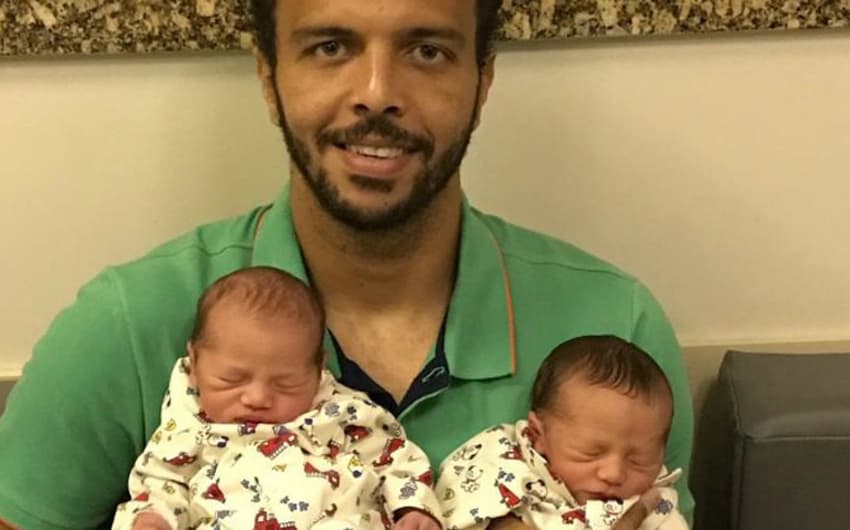 Nascimento de gêmeos é o combustível extra para Giovanni manter a grande fase na meta do Atlético Mineiro