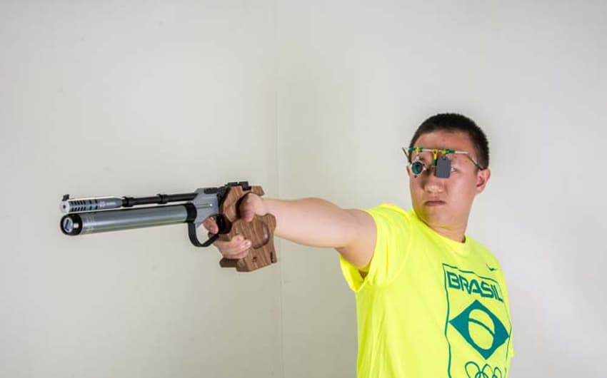 Felipe Wu inicia busca por vaga no Mundial de tiro esportivo