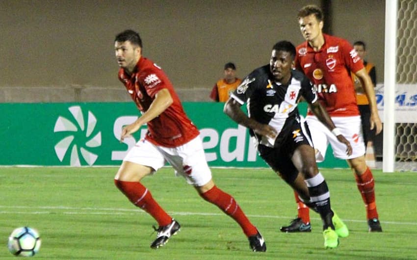 Vasco venceu o Vila Nova por 2 a 1 e avançou na Copa do Brasil