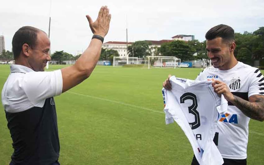 Zeca foi 'batizado' por Léo antes de vestir a 3 na Vila pela Libertadores
