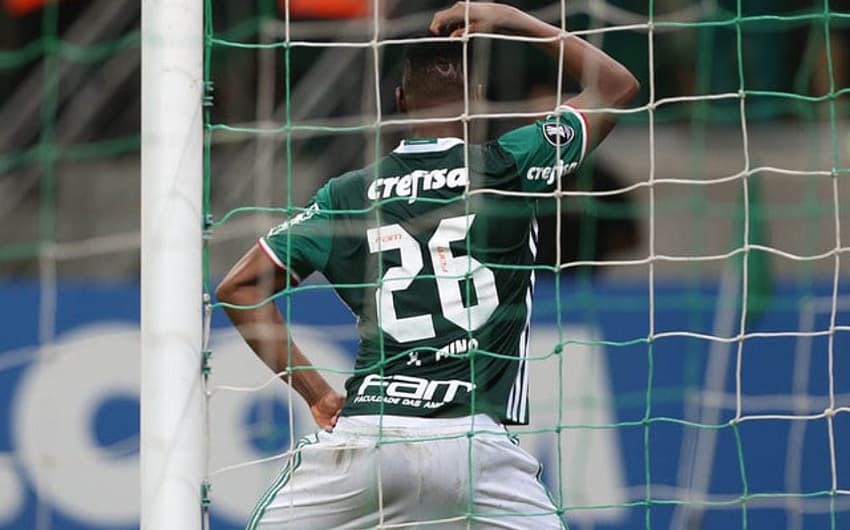 Mina dança após marcar o gol diante do Jorge Wilstermann&nbsp;