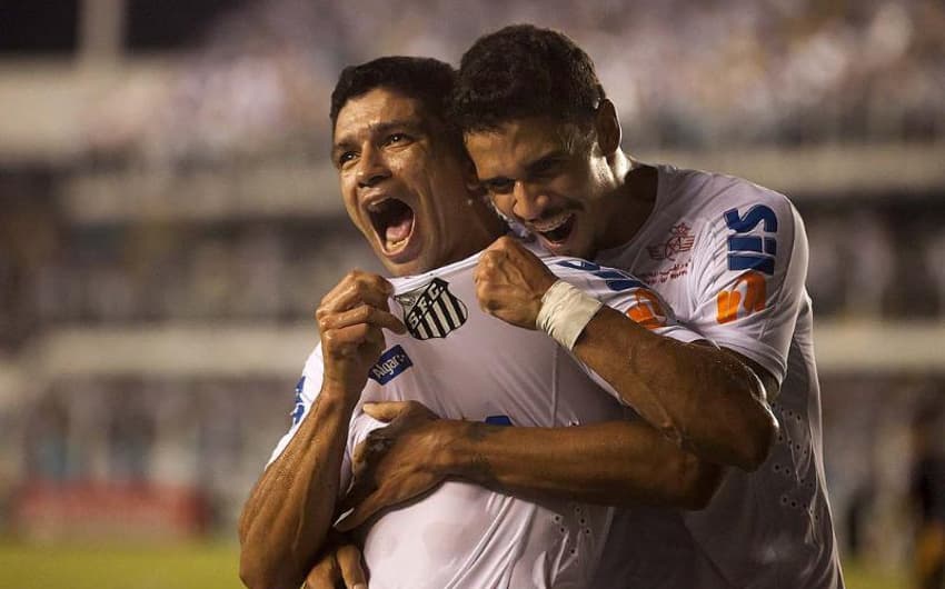 Santos 2x0 The Strongest - Renato festeja gol