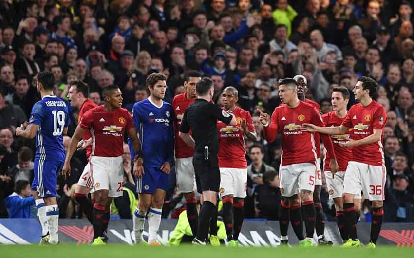 Confusão no jogo entre Chelsea e Manchester United