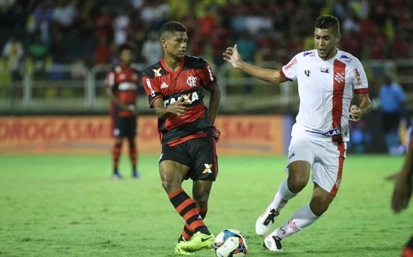 Márcio Araújo vive bom momento no Flamengo