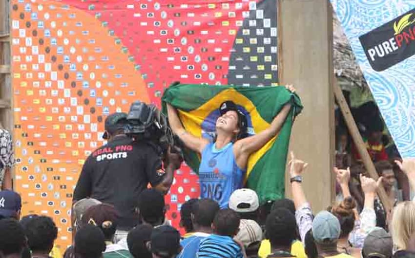 Chloé Calmon conquista vitória inédita no Mundial de Longboard