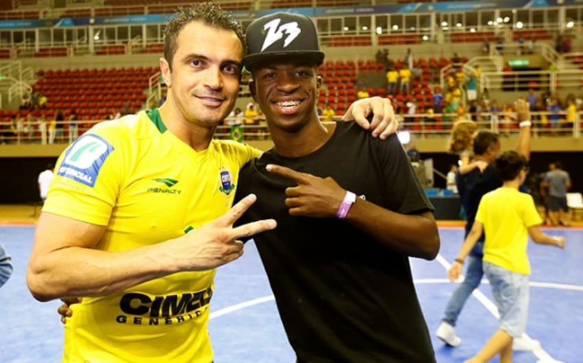 Falcão e Vinícius Jr. (Foto:  NR Eventos/Divulgação)