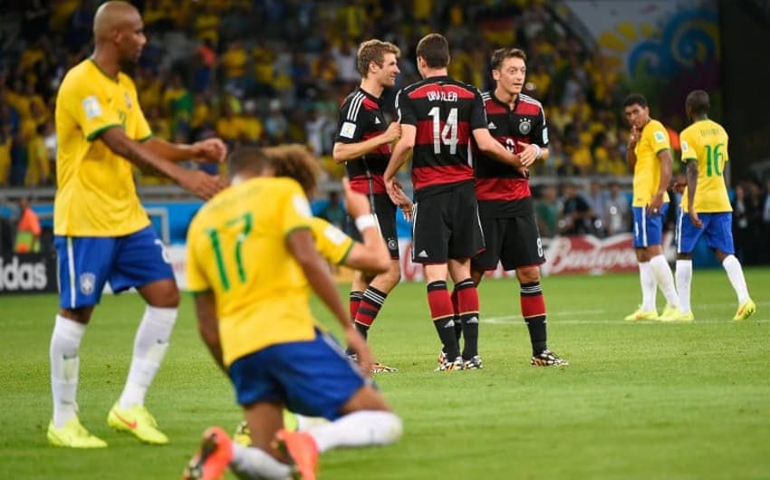 Na semifinal da Copa do Mundo de 2014, a Seleção Brasileira sofreu sua maior humilhação. Levou goleada de 7 a 1 para a Alemanha dentro de casa.