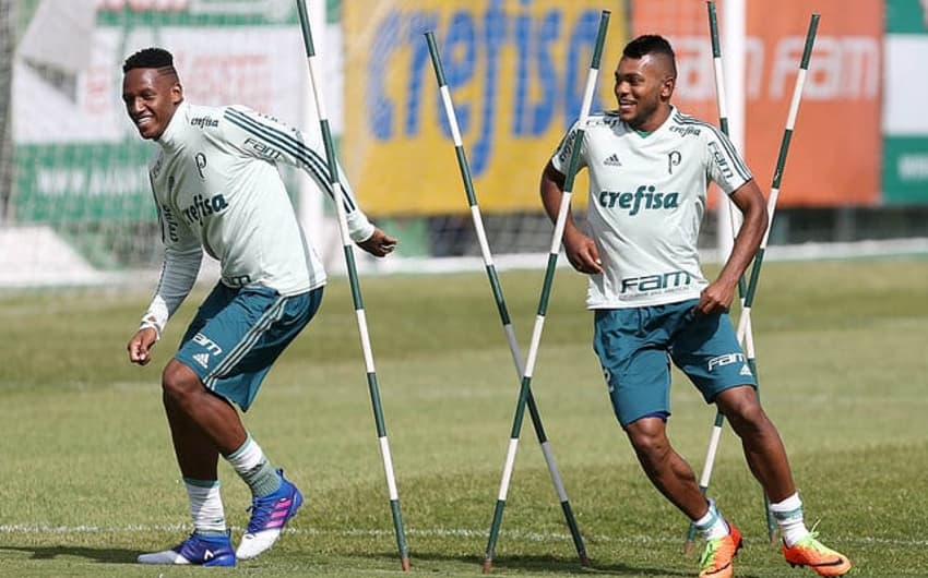 Borja e Mina durante treino do Palmeiras