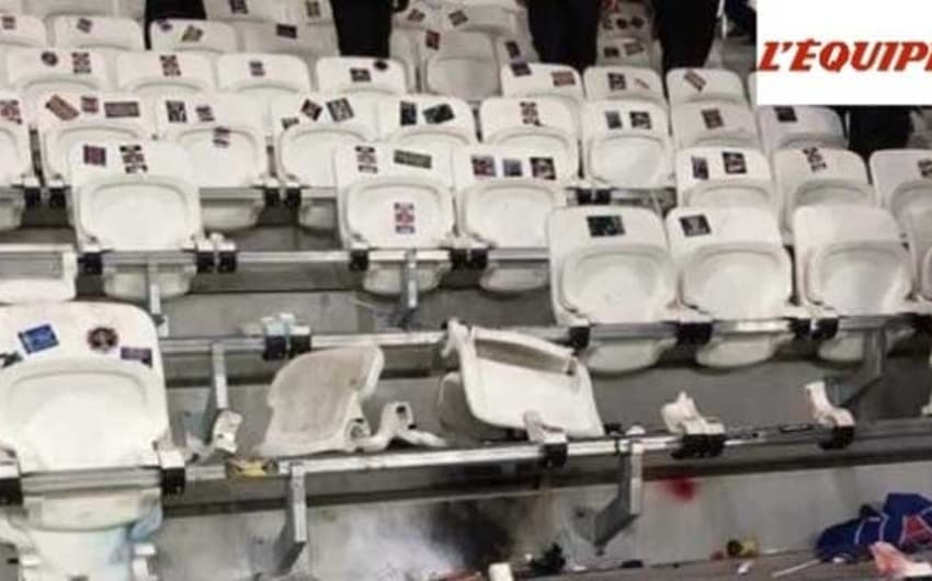 Alguns torcedores do PSG depredaram o estádio ontem na final contra o Monaco