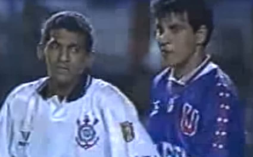 Último duelo entre os clubes foi pela Libertadores de 1996, vitória alvinegra por 3 a 1 no Pacaembu