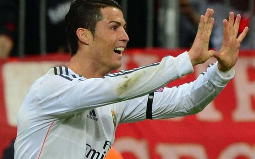 Cristiano Ronaldo, na temporada 2013/2014, marcou 17 gols pelo Real Madrid, se tornando o maior artilheiro em uma única edição