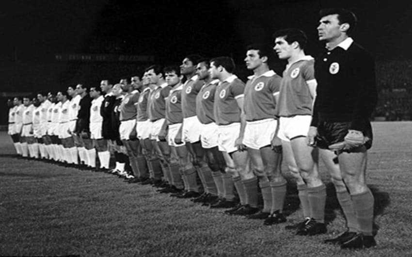 O Santos de Pelé &amp; Cia. conquistou os Mundiais de Clubes de 1962 e 1963