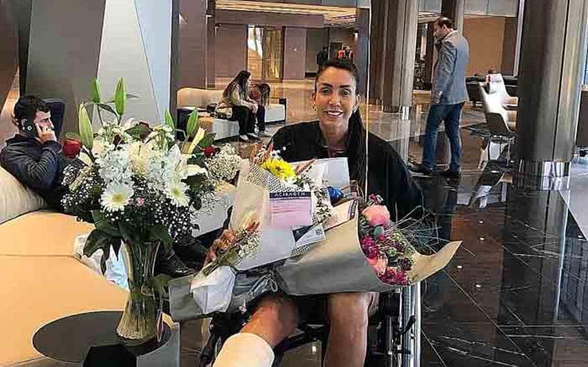 VÔLEI: Thaisa retorna ao Brasil neste domingo para tratamento e cirurgia