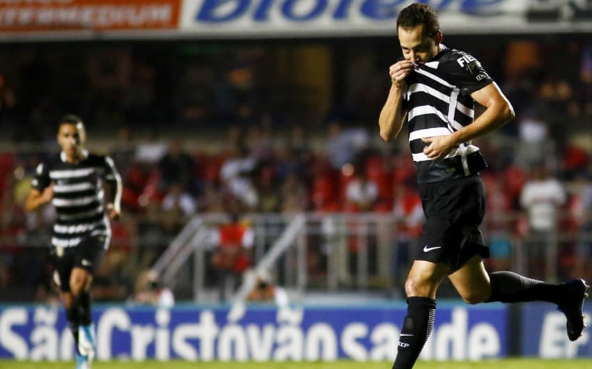 Corinthians venceu por 2 a 0 no Morumbi