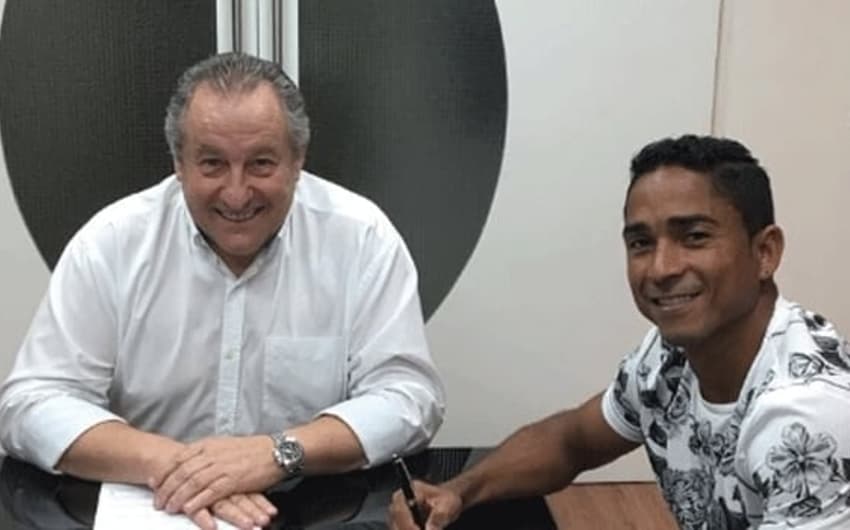 Jorge Henrique assina com Figueirense