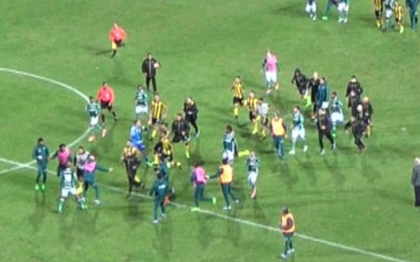 Palmeiras divulga novas imagens da briga contra o Peñarol