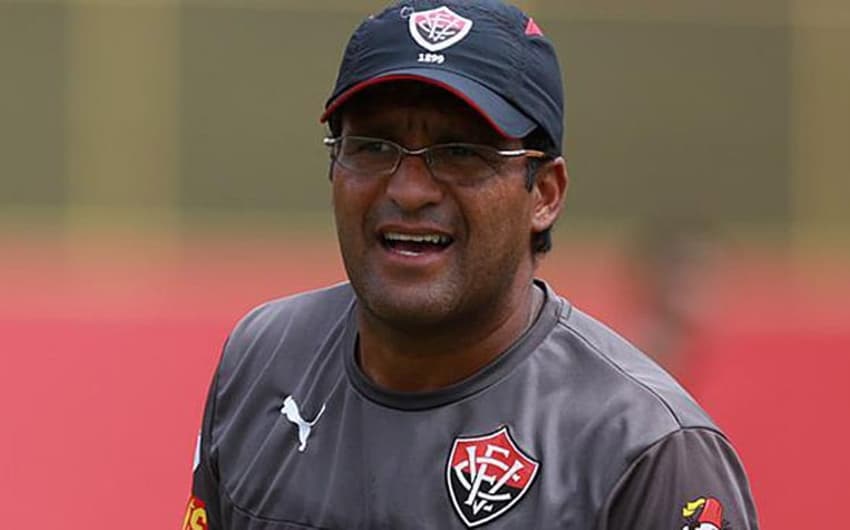 Wesley Carvalho - auxiliar técnico do Vitória (hoje interino)
