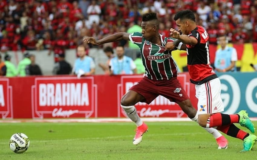 Léo chegou aos 50 jogos com a camisa do Fluminense