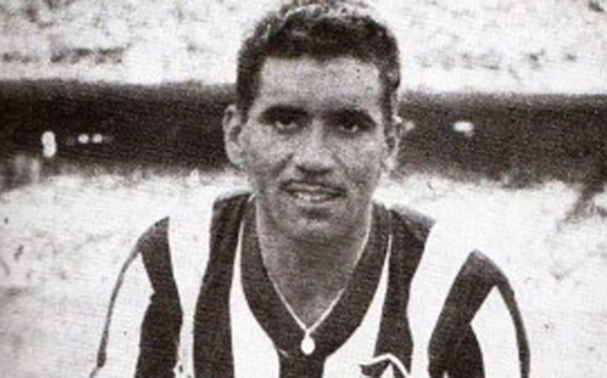 Nilton Santos pelo Botafogo