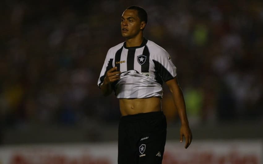 Flamengo 2x2 Botafogo - Carioca de 2007 - gol de Dodô mal anulado - 6/5/2007