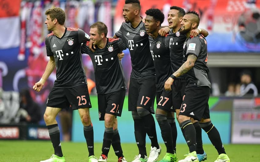 O campeão alemão Bayern de Munique anotou 85 gols em 33 jogos pela Bundesliga. A média é de 2,57 gols por jogo