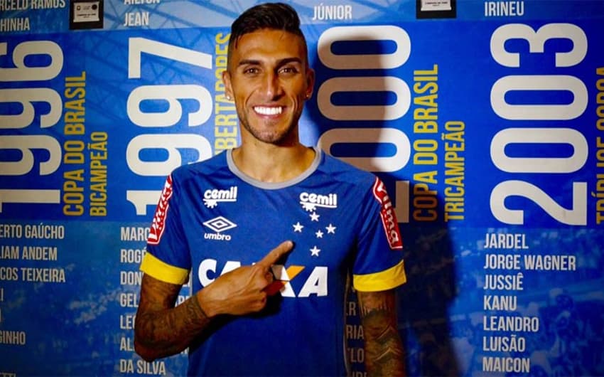 Apresentação do atacante Rafael Marques no Cruzeiro