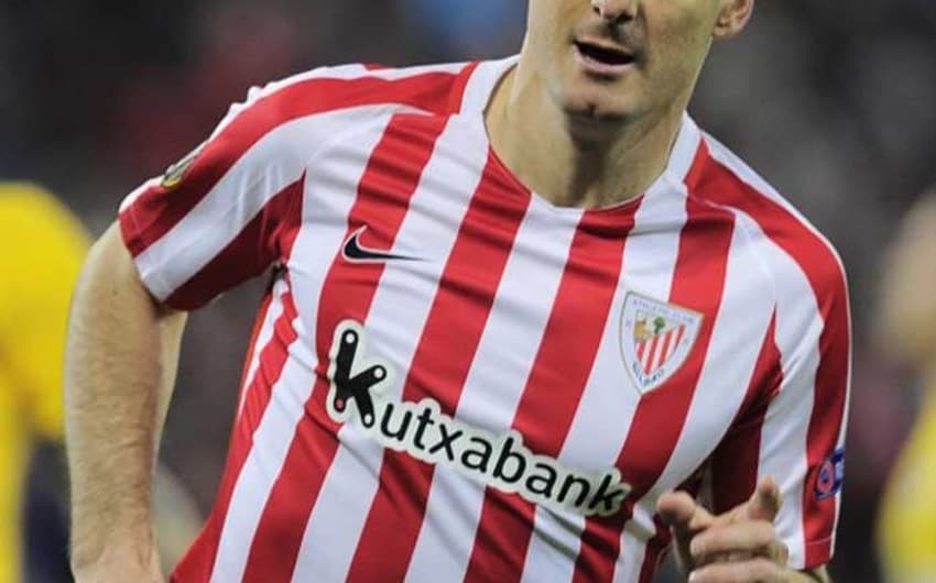 2016 - O espanhol Aritz Aduriz, do Athletic de Bilbao, anotou 10 gols