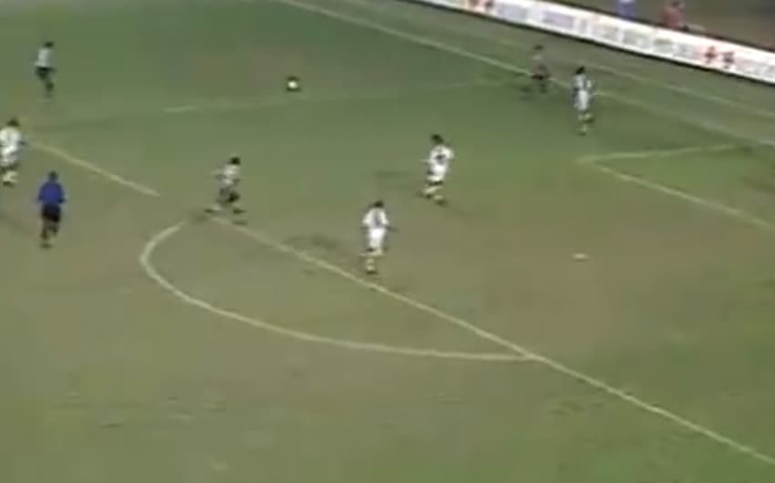 Pela Copa do Brasil de 2000, Flu eliminou o Vasco nas oitavas de final em São Januário