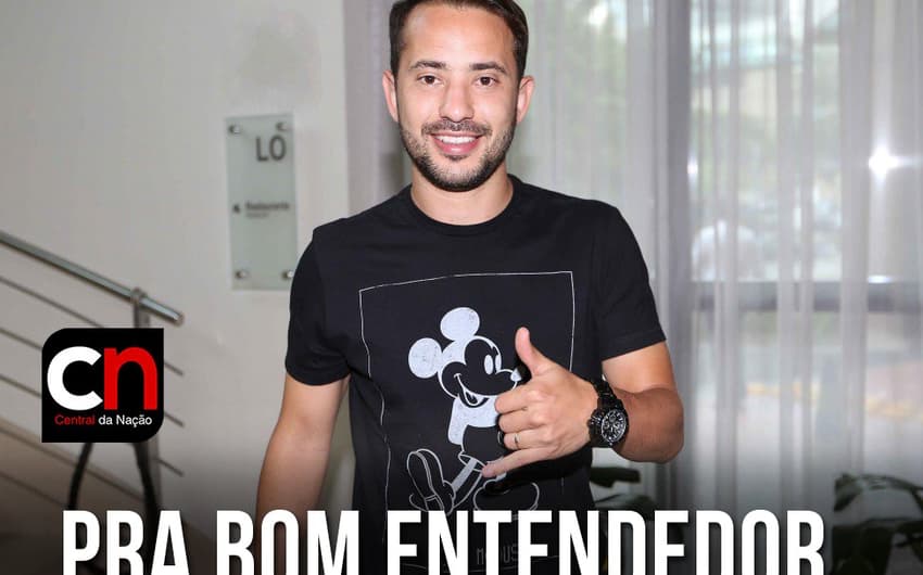 Torcedores do Flamengo encontraram foto de Éverton Ribeiro com camisa do Mickey, 'símbolo' das últimas contratações do clube