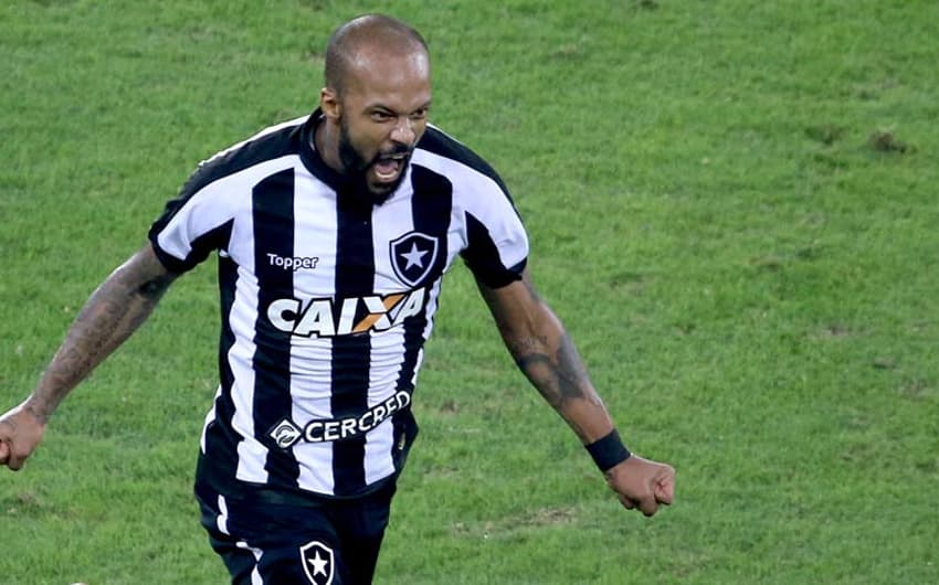 Botafogo 1 x 0 Bahia: as imagens da partida no Nilton Santos