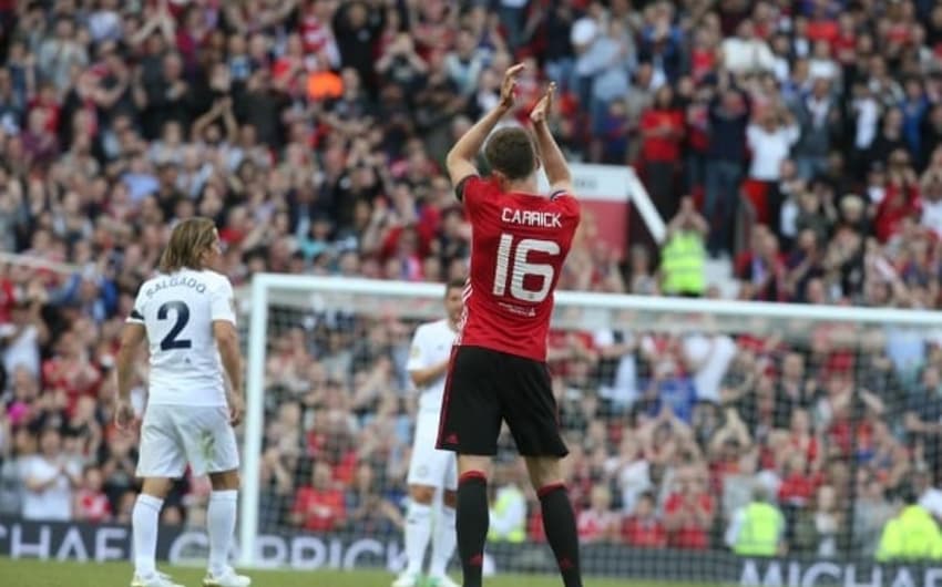 Carrick durante jogo de lendas do Manchester United (Foto: Reprodução / Twitter)