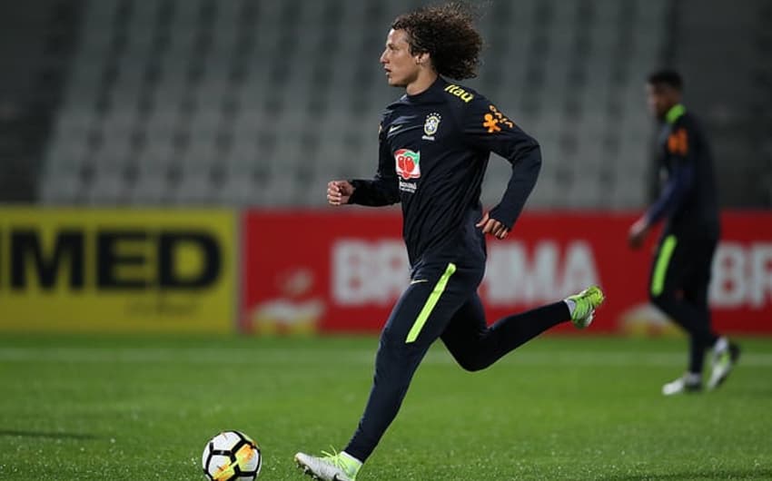 David Luiz em treinamento na Austrália