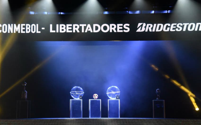 Palco do sorteio das oitavas de final da Libertadores (Foto: Divulgação/Conmebol)